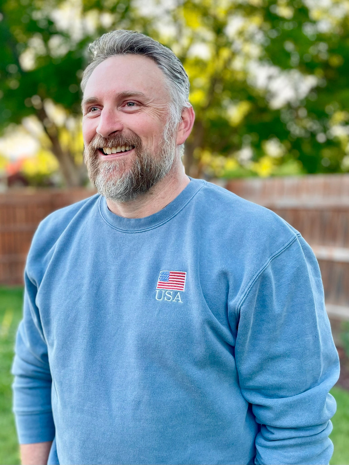USA FLAG EMBROIDERED CREWNECK SWEATSHIRT