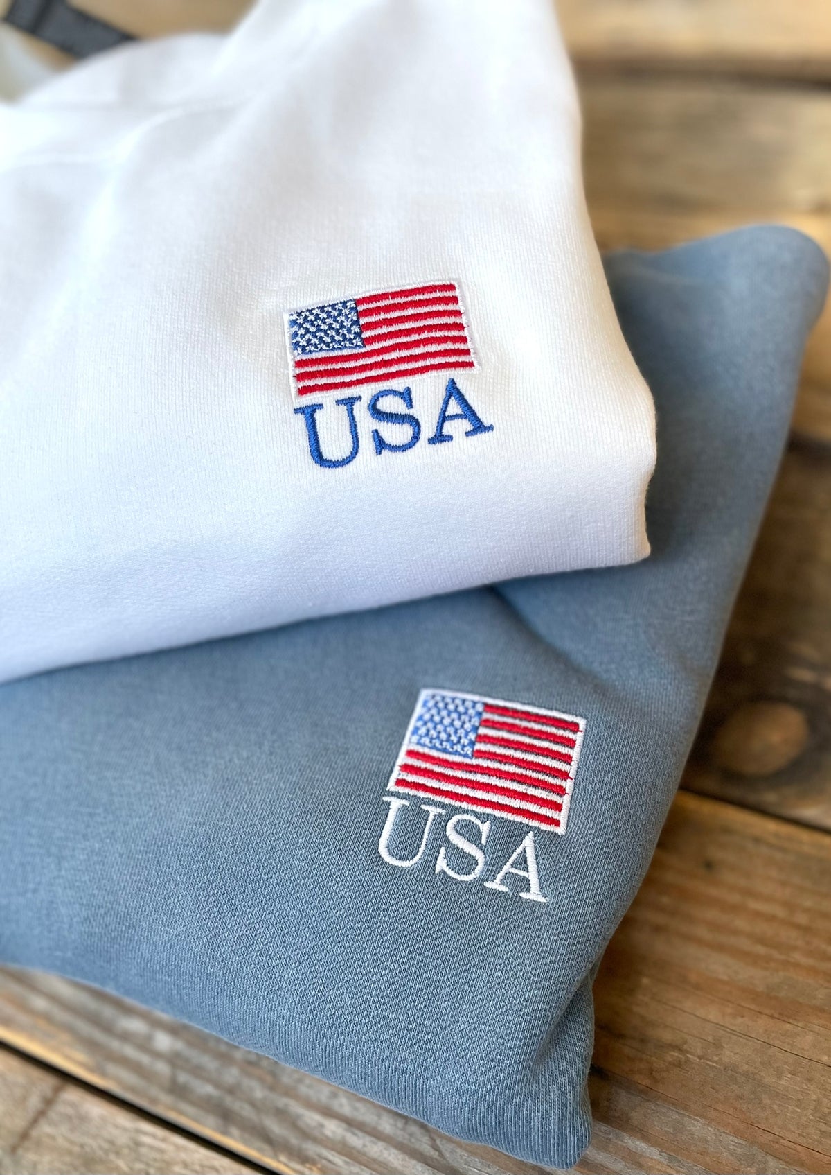USA FLAG EMBROIDERED CREWNECK SWEATSHIRT